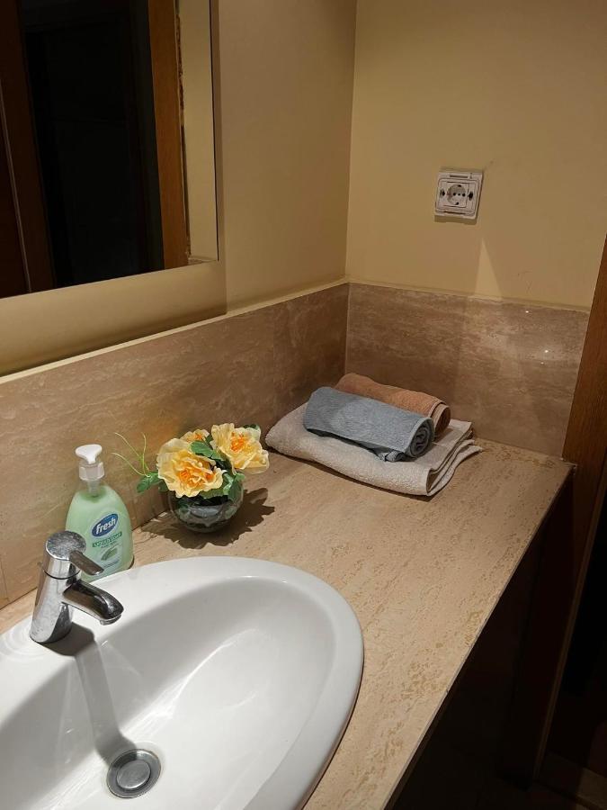 'M&M' Two Bedroom Apartment In Center Of บุดวา ภายนอก รูปภาพ