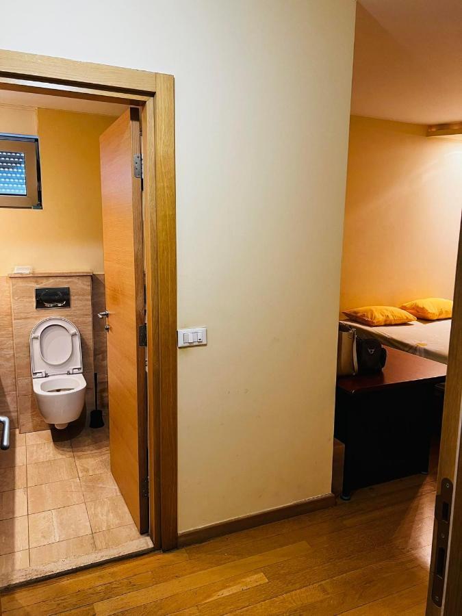 'M&M' Two Bedroom Apartment In Center Of บุดวา ภายนอก รูปภาพ